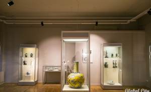 Музей ИЗО выставил китайские вазы из частной коллекции
