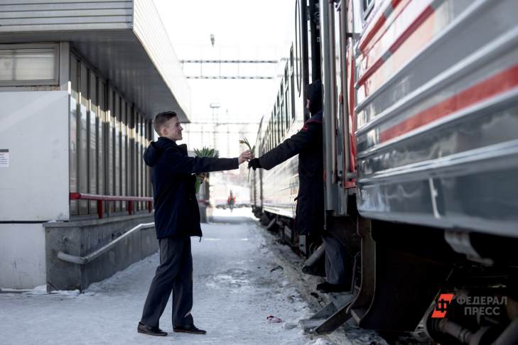 Туристы смогут путешествовать на поездах в новогодние праздники со скидкой
